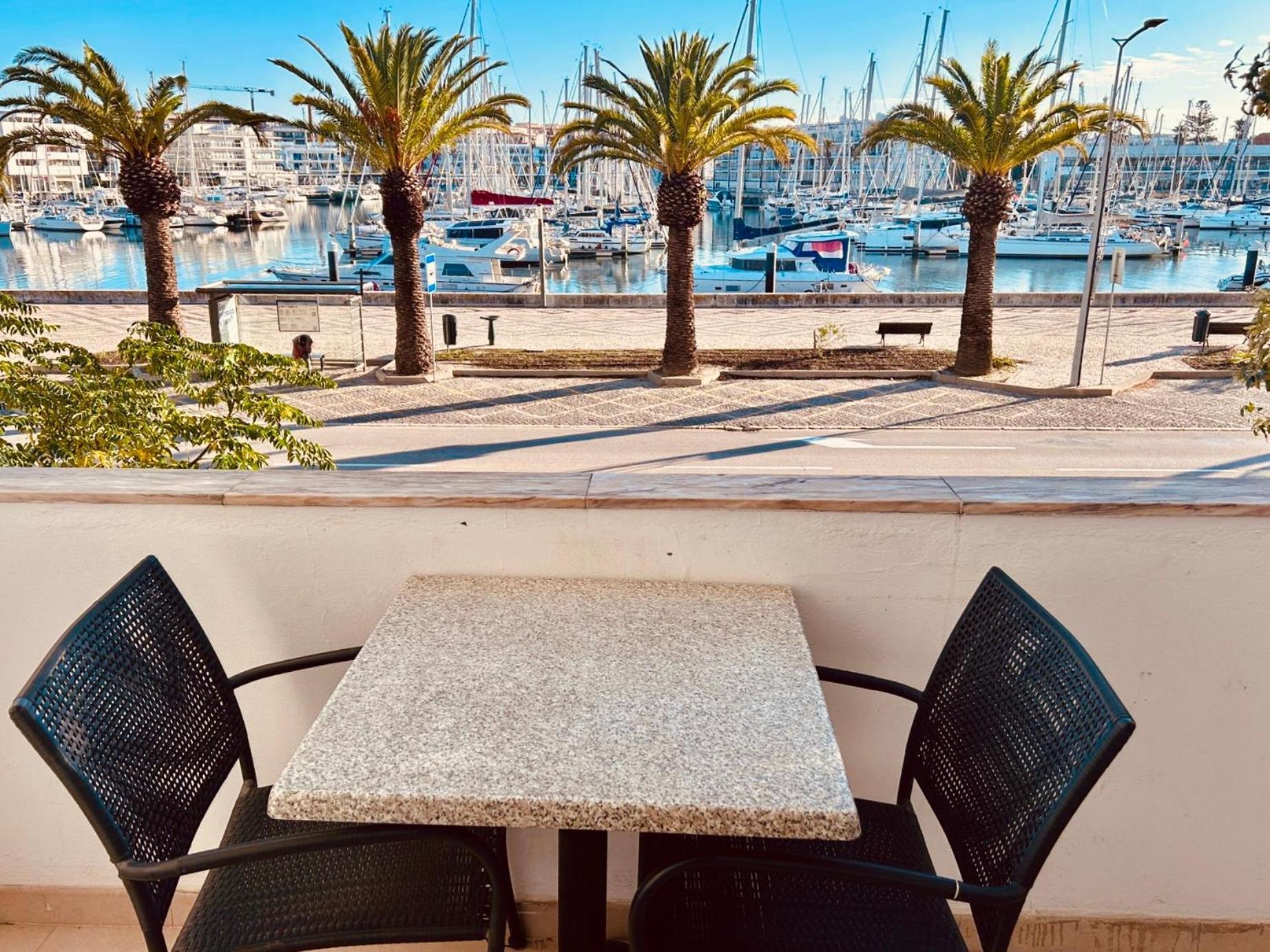Lagos Marina View Apartment Near Beaches And Shops Exteriör bild